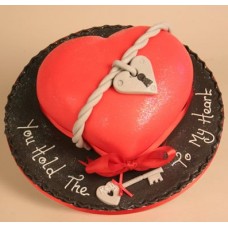 Торт на День Святого Валентина "Сердце на замке"