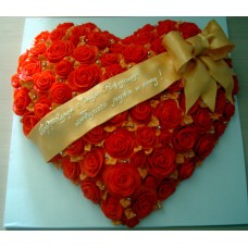 Торт "Сердце из алых роз" 
