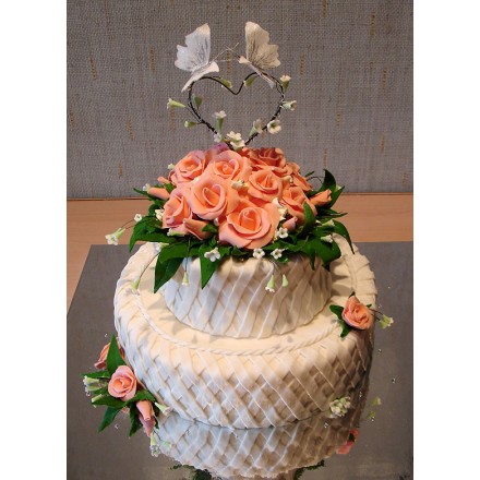 Свадебный торт "Символ любви"