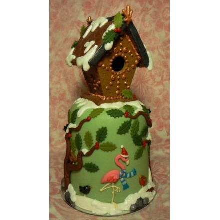 Новогодний торт на заказ "Зимний домик с фламинго"