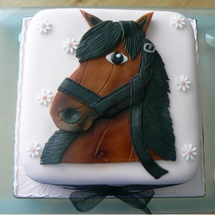 Торт на заказ "Синяя деревянная лошадь"