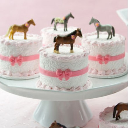 Пирожные "Показ лошадей"