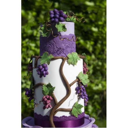 Свадебный торт "Сочный виноград"