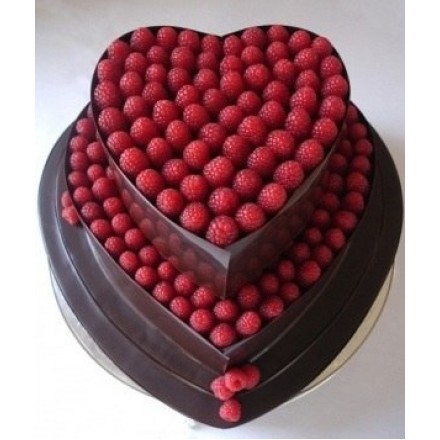 Торт на День Святого Валентина "Ягодное сердце"