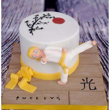 Детский торт "Мисс каратэ"