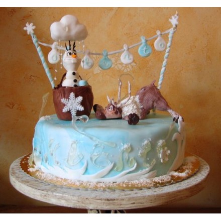 Детский торт "Олаф под облаком"