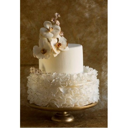 Свадебный торт "Белые анютины глазки"