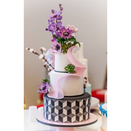 Свадебный торт "Букет и 3D ромб"