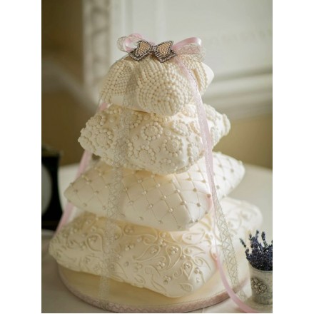 Свадебный торт "Царские подушки"