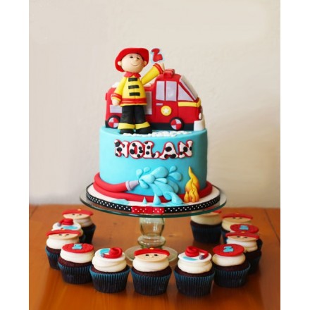 Детский торт "Красная пожарная машина"