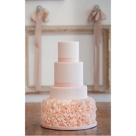Свадебный торт "Пышные розовые лепестки"