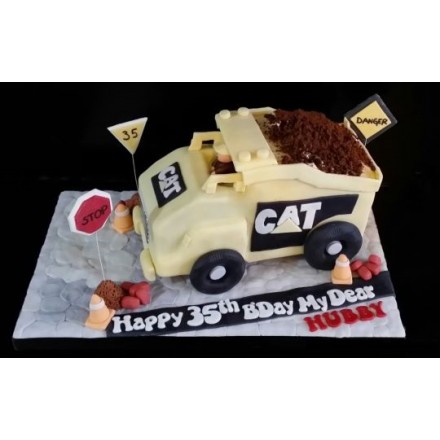 Торт для дорожника "CAT незаменимая техника"