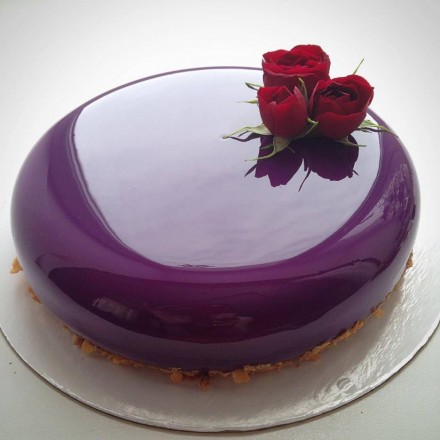 Торт с глянцевым покрытием "Красная роза на глянце"