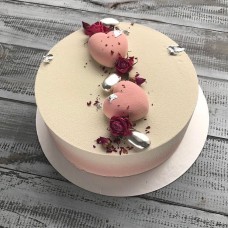Торт с велюровым покрытием "Бархатные розовые сердца"