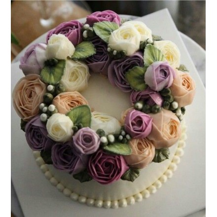 Торт с цветами из крема "Разноцветные нежные розочки"